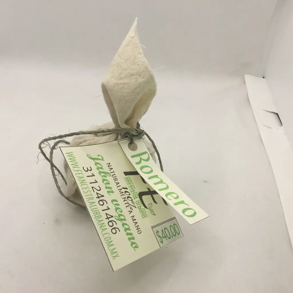 [JBNHRB_07] jabon vegano de romero con hierbas y aceites escenciales