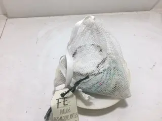 Toallitas desmaquillantes tela piel delicada Paquete x6